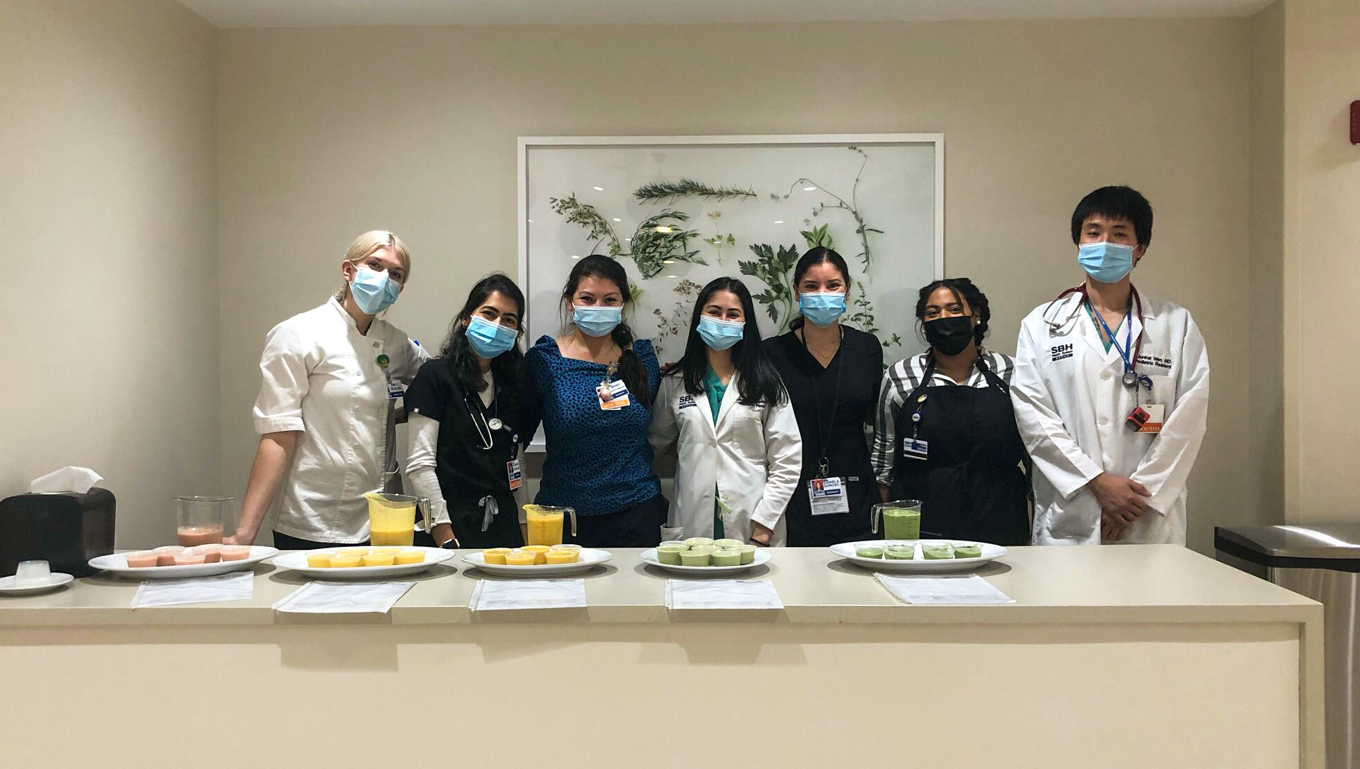 Picture of Pediatric Residents at a SBH Teaching Kitchen Class