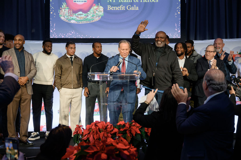 Bruce-Beck-NFL-Players-On-Stage